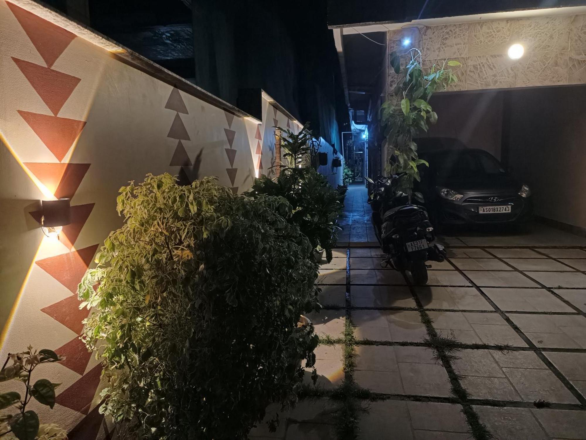Riverside Palm Deluxe Double With Ac In A House Near Kamakhya And Ihr * Guwahati
