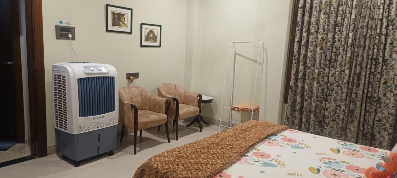 Homestay Riverside Palm Deluxe Double With Ac In A House Near Kamakhya And Ihr